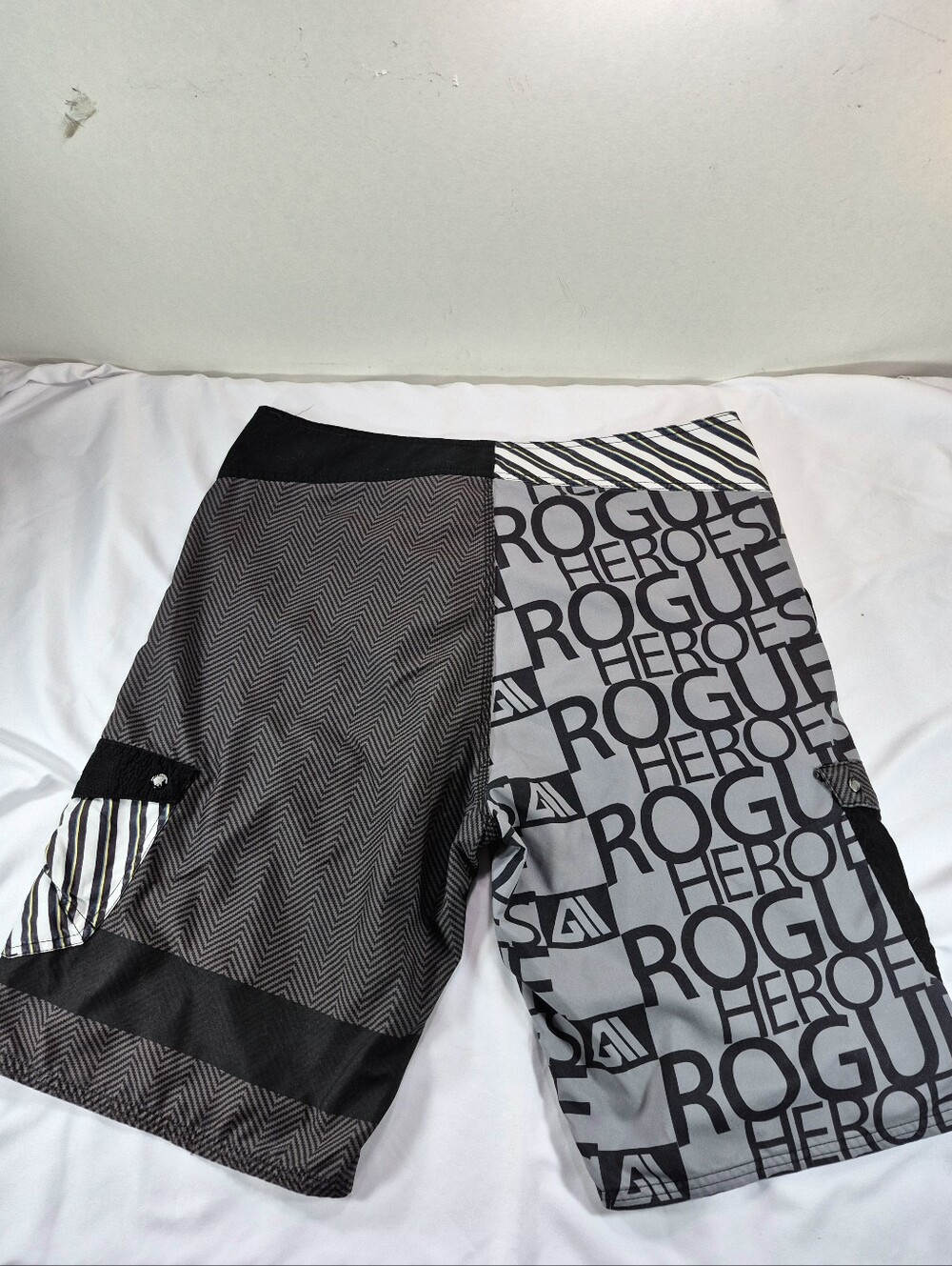 Allyance "Rogue Heroes" Board Shorts - Black & Gray Patterned - Size 38 Swim